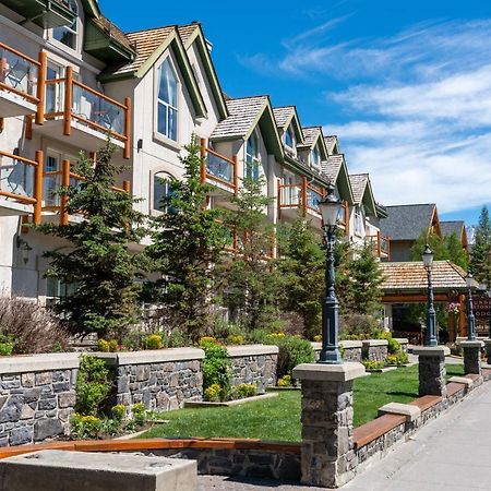 The Rundlestone Lodge Banff Bagian luar foto